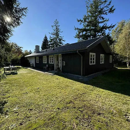 Near Marielyst And Forest Feriehus Bøtø By